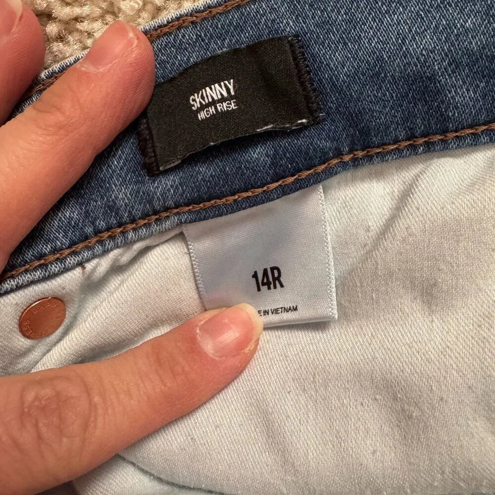 Express Skinny High Rise Jeans - Picture 3 of 3